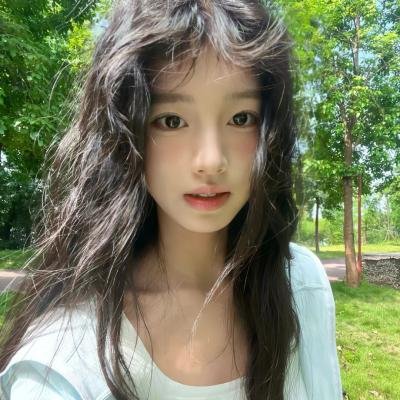 绿茵春色